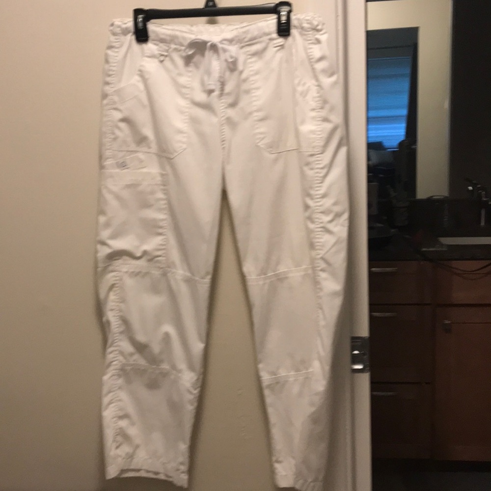 Wonder wink white large scrub pants